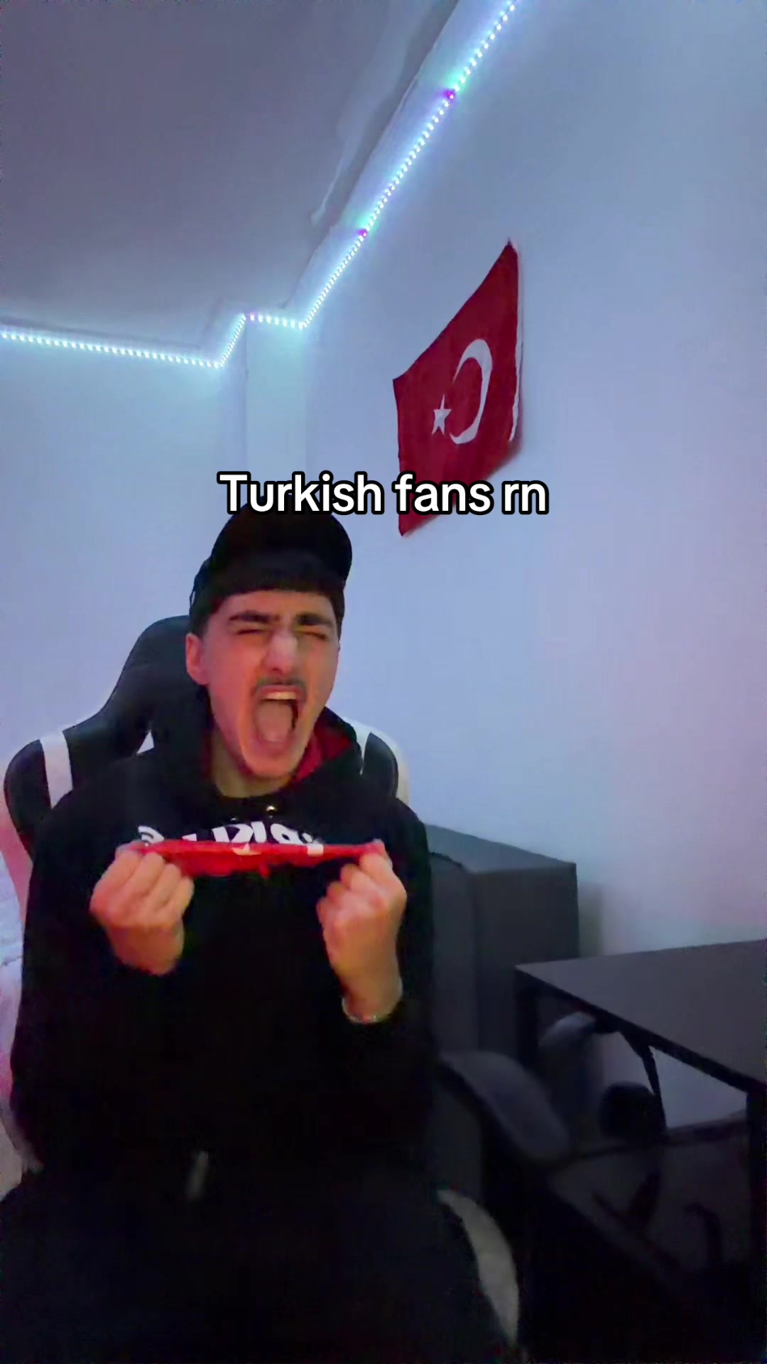 @𝓤𝔃𝔃𝓲シ