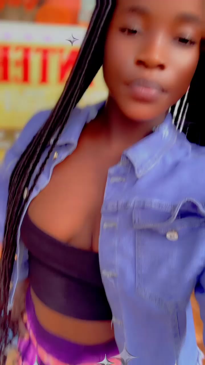 @She&rsquo;s-&bull;🌸🤍~~&bull;Nana Yhaa🖤🤍