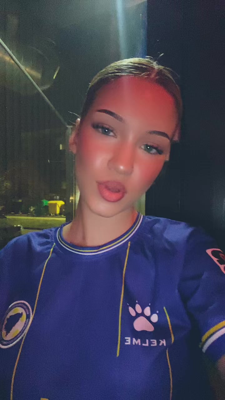 @🦋