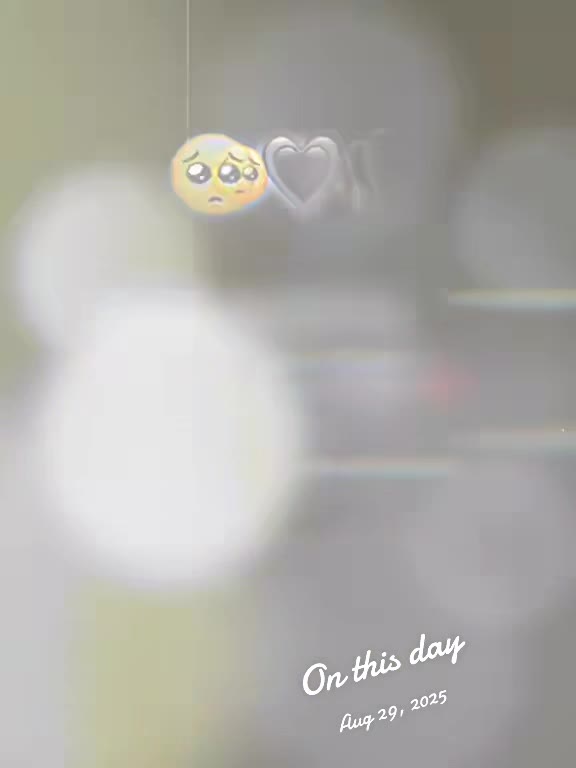 @:)S..>\🫀🖤:)