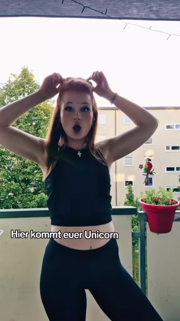 @WhothafuckisVicky