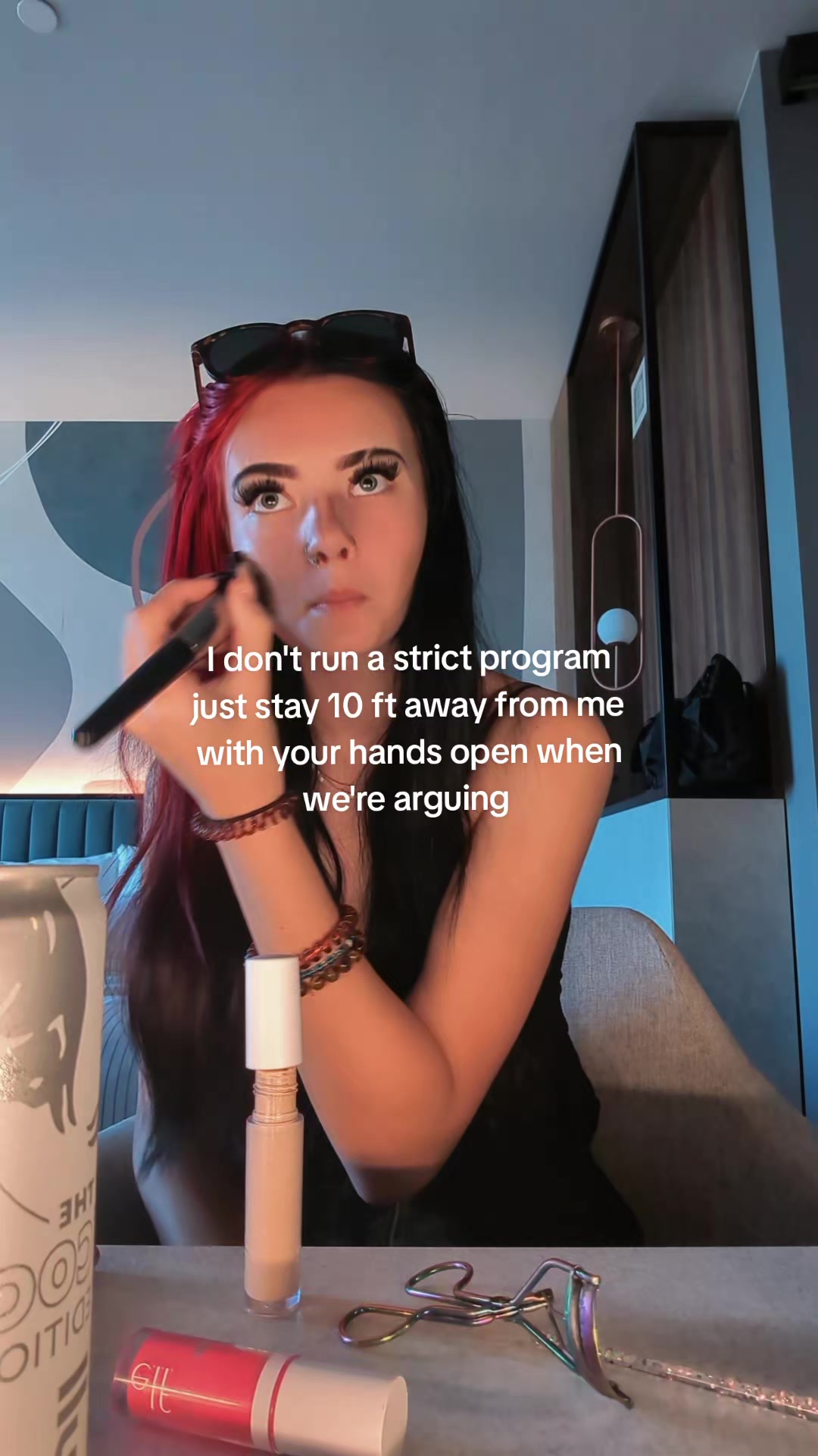 @🫥