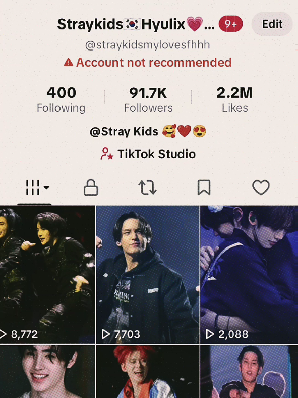 @Hyunjin๐myheart๐ซ๐๐ฐ๐ทSkZ๐ฉธ
