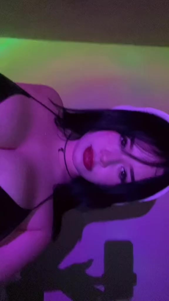 @Sarah neft 🍒