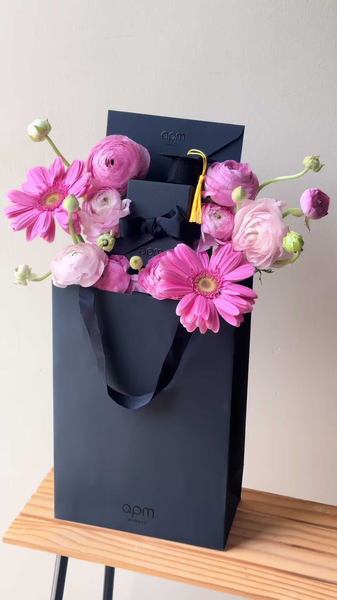 @bakenbloom.ae