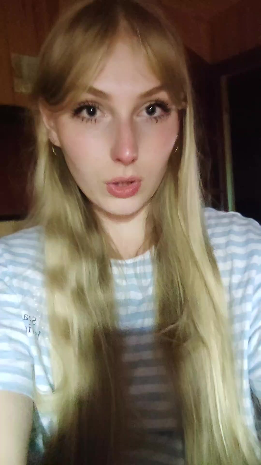 @😨