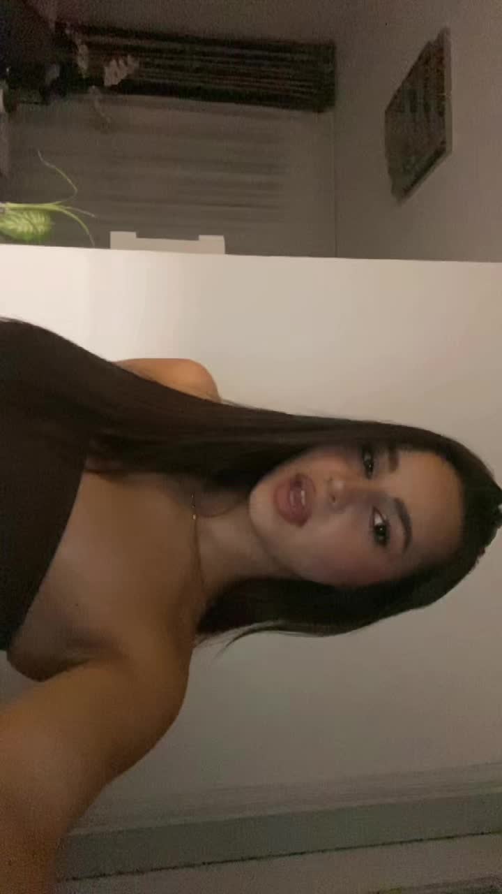 @𝑽𝒂𝒏𝒆𝒔𝒔𝒂🇦🇱
