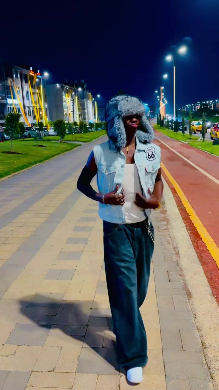 @DANI B🎧🦅🕷️