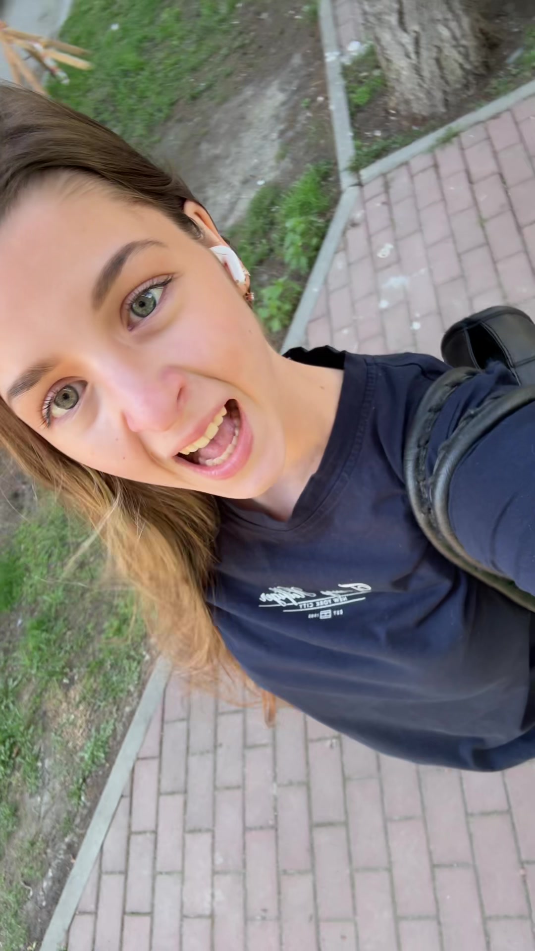 @Угарова