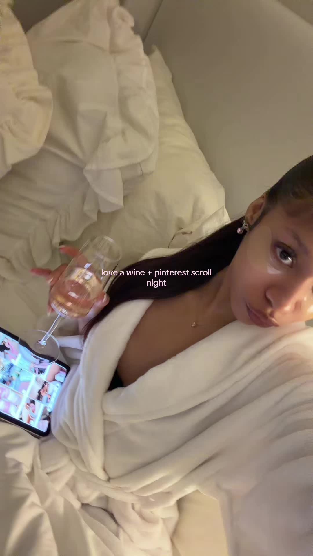 @YonikaaW