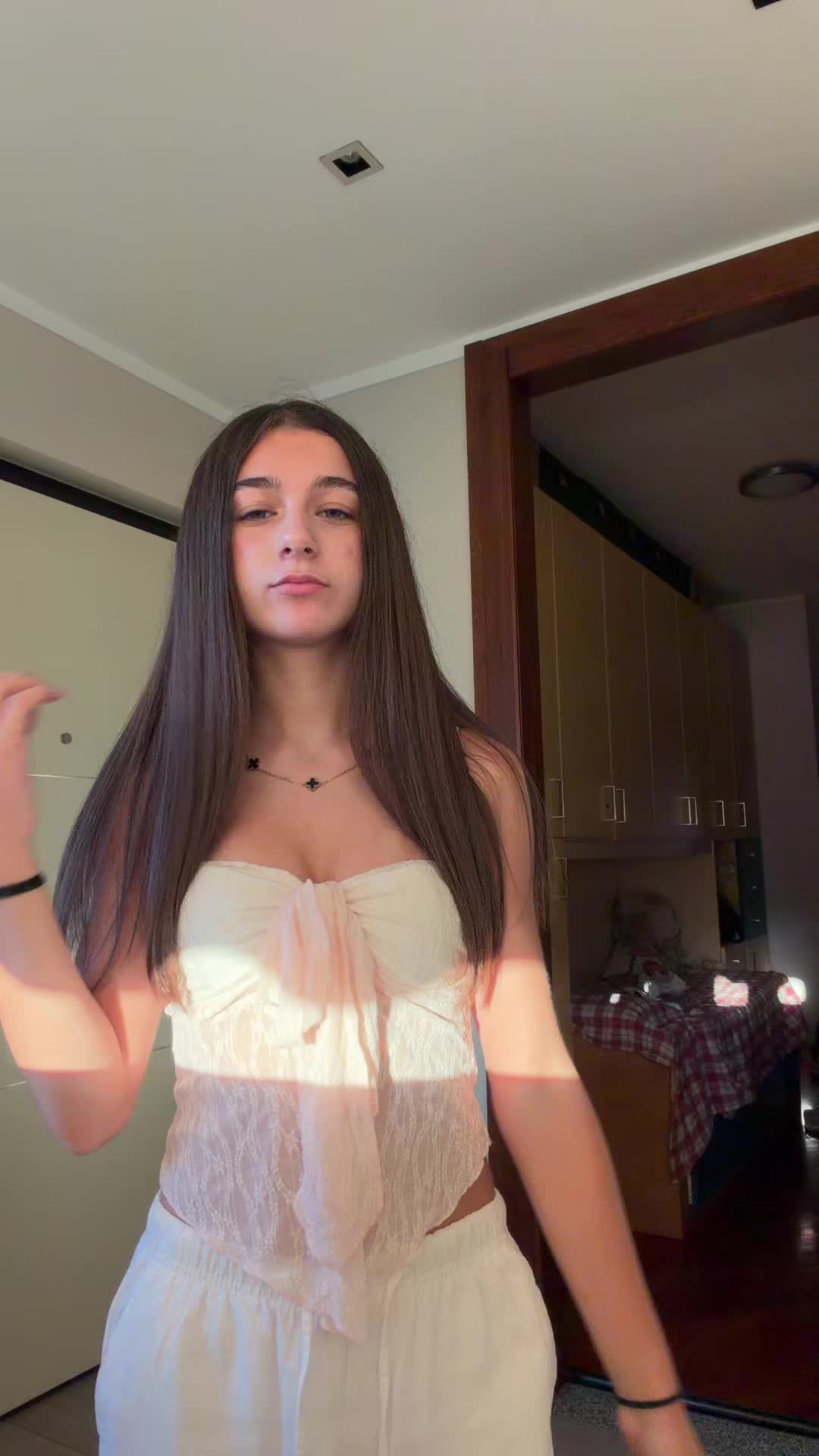 @nicole