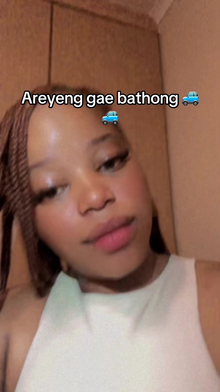 @MphoMokoena