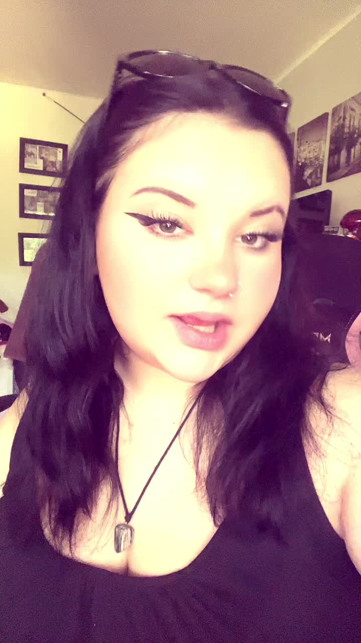 @𝐃𝐚𝐢𝐬𝐲 🥀