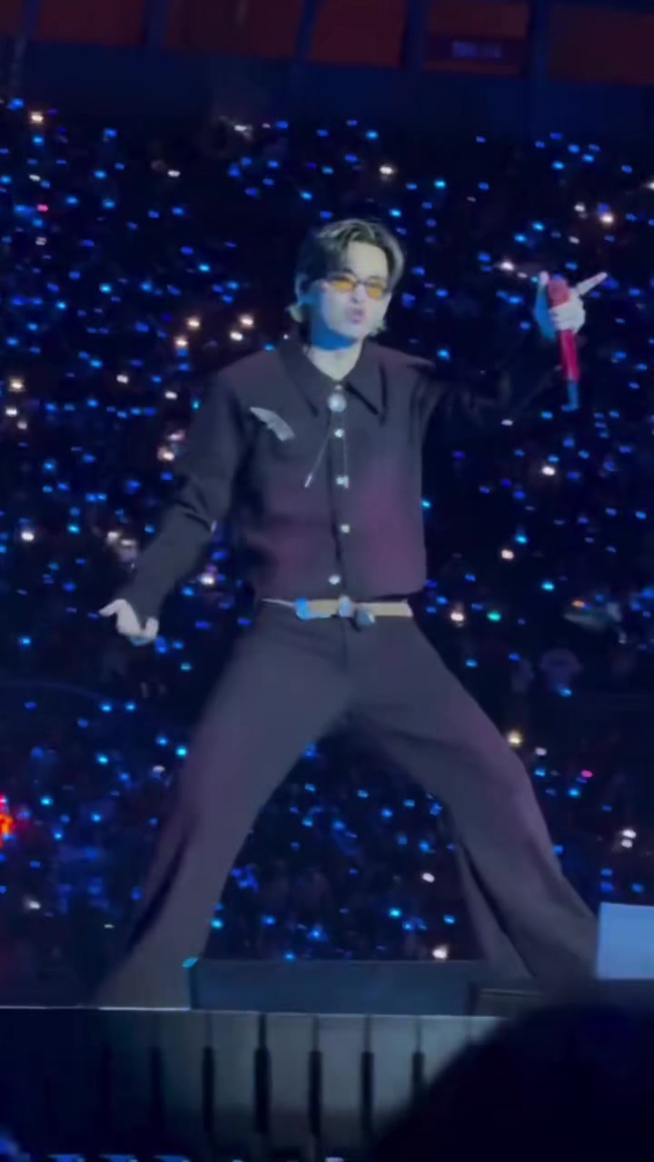 @𝐯𝐢𝐞𝐫𝐚𝐚