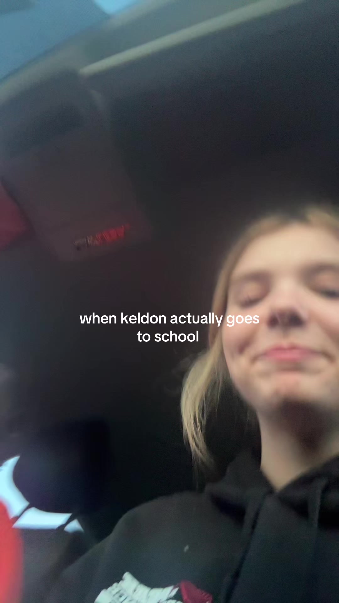 @🦦