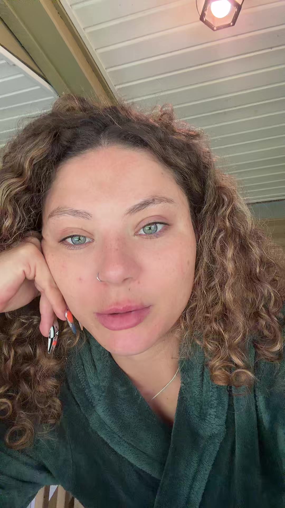 @thecurlycreole