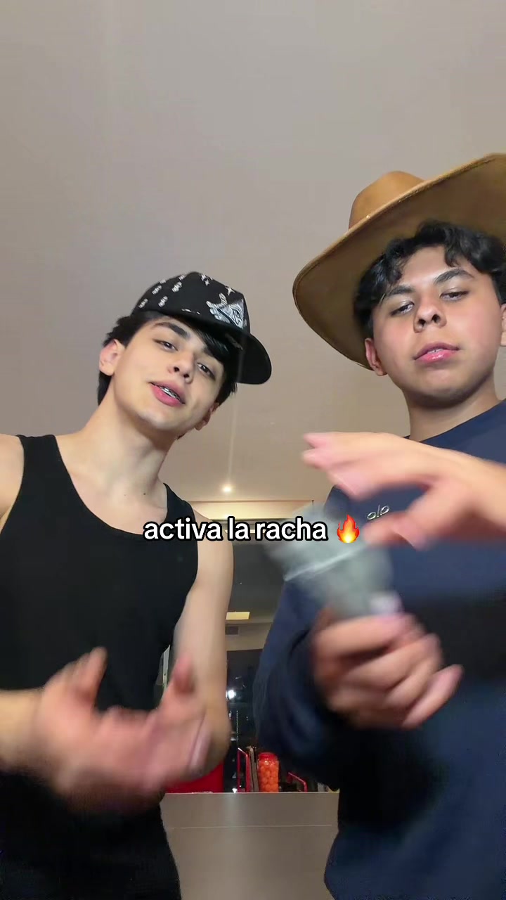 @charlychivas10