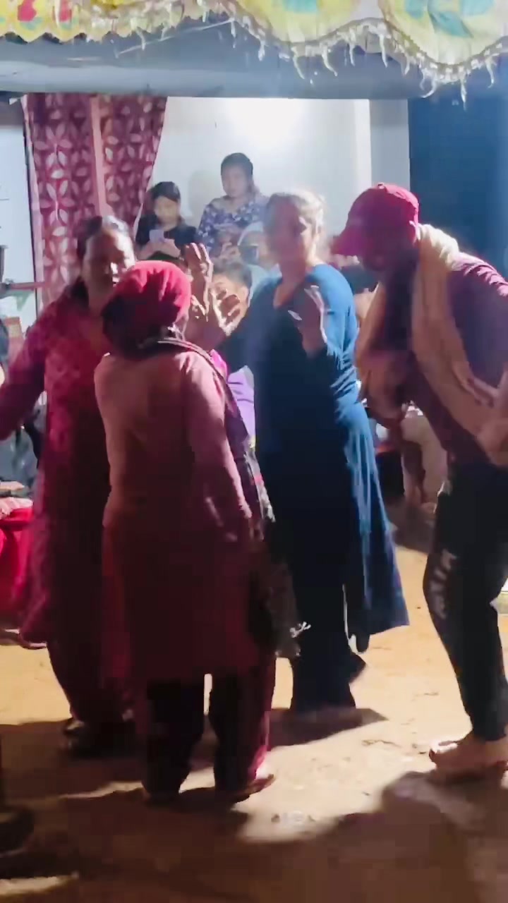 @PyakuliJanuka
