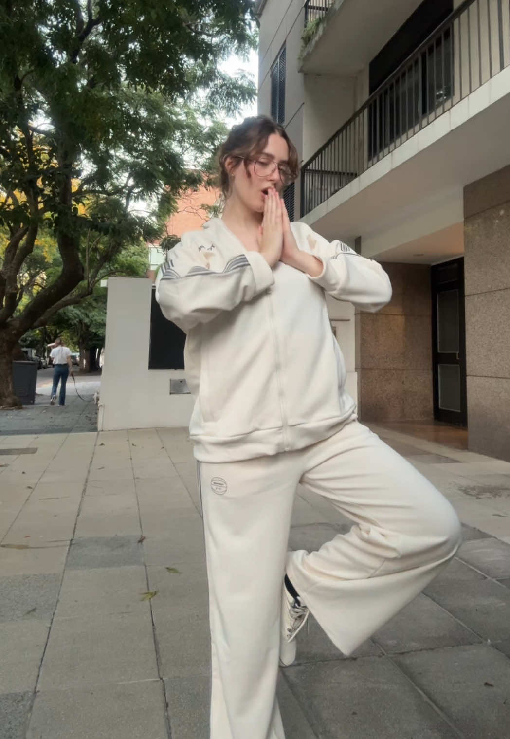 @laracarro