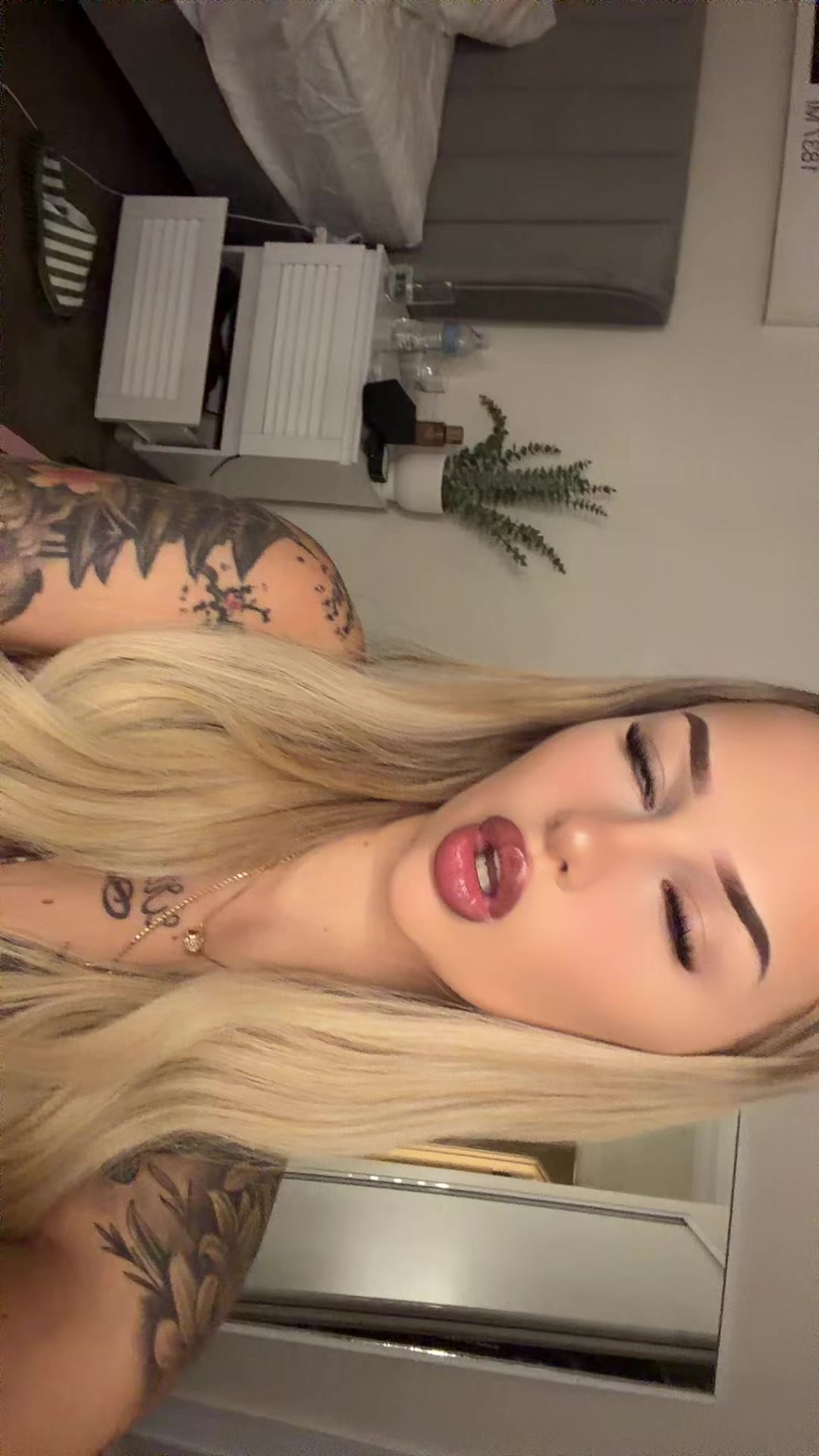 @meeshafloyd2