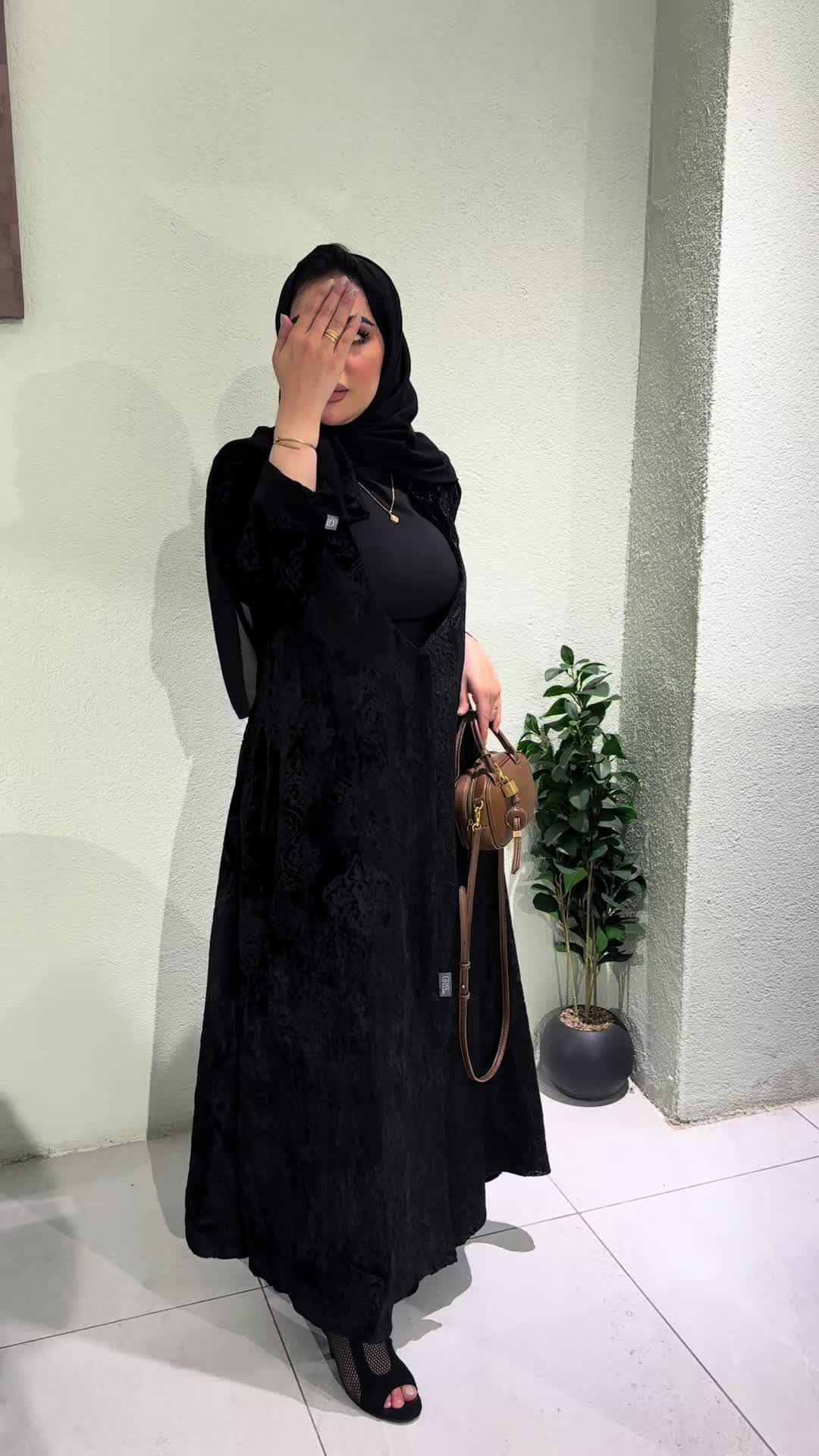 @GRAY.ABAYA_q8