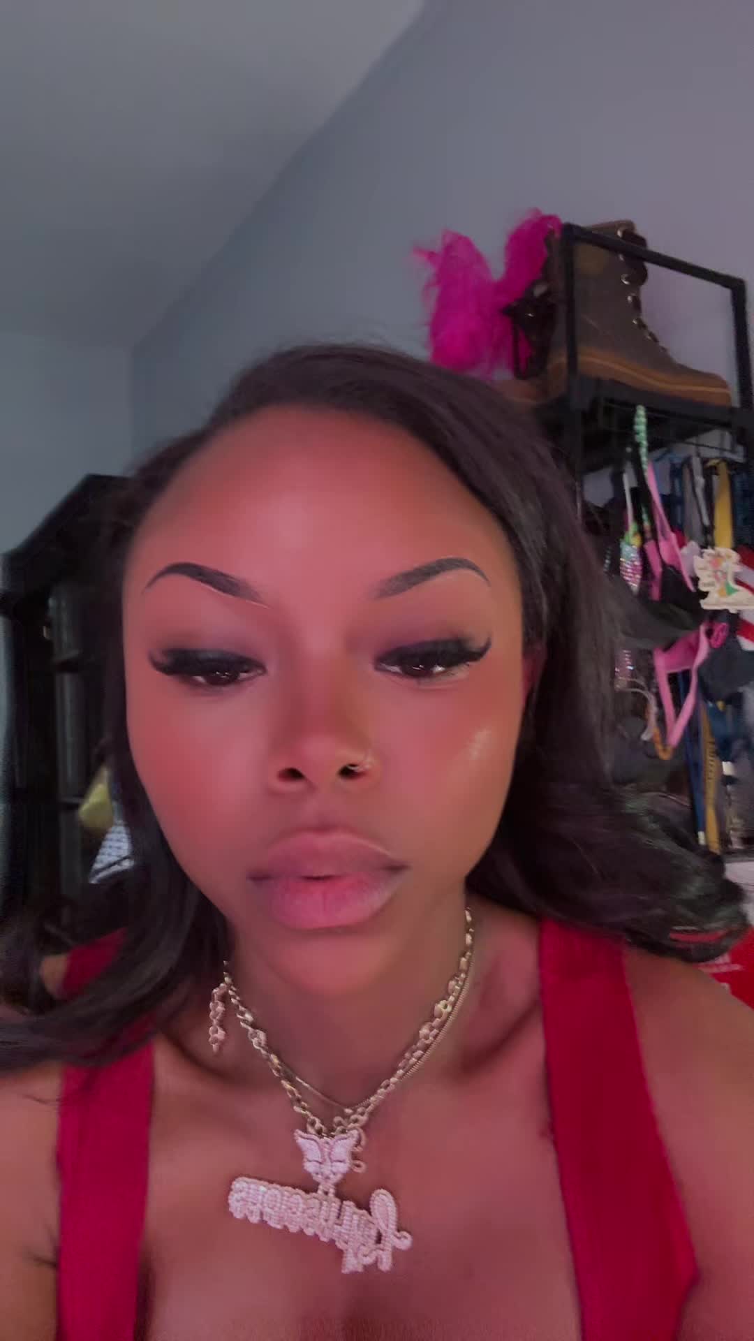 @Lay Luscious