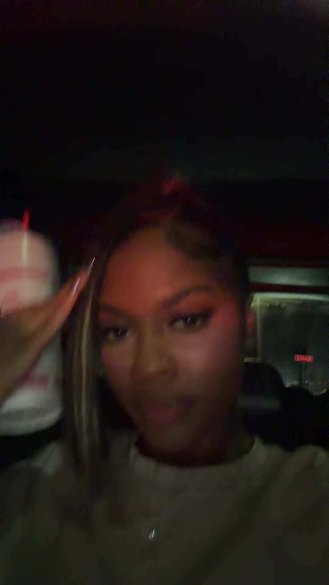 @kelsionaee