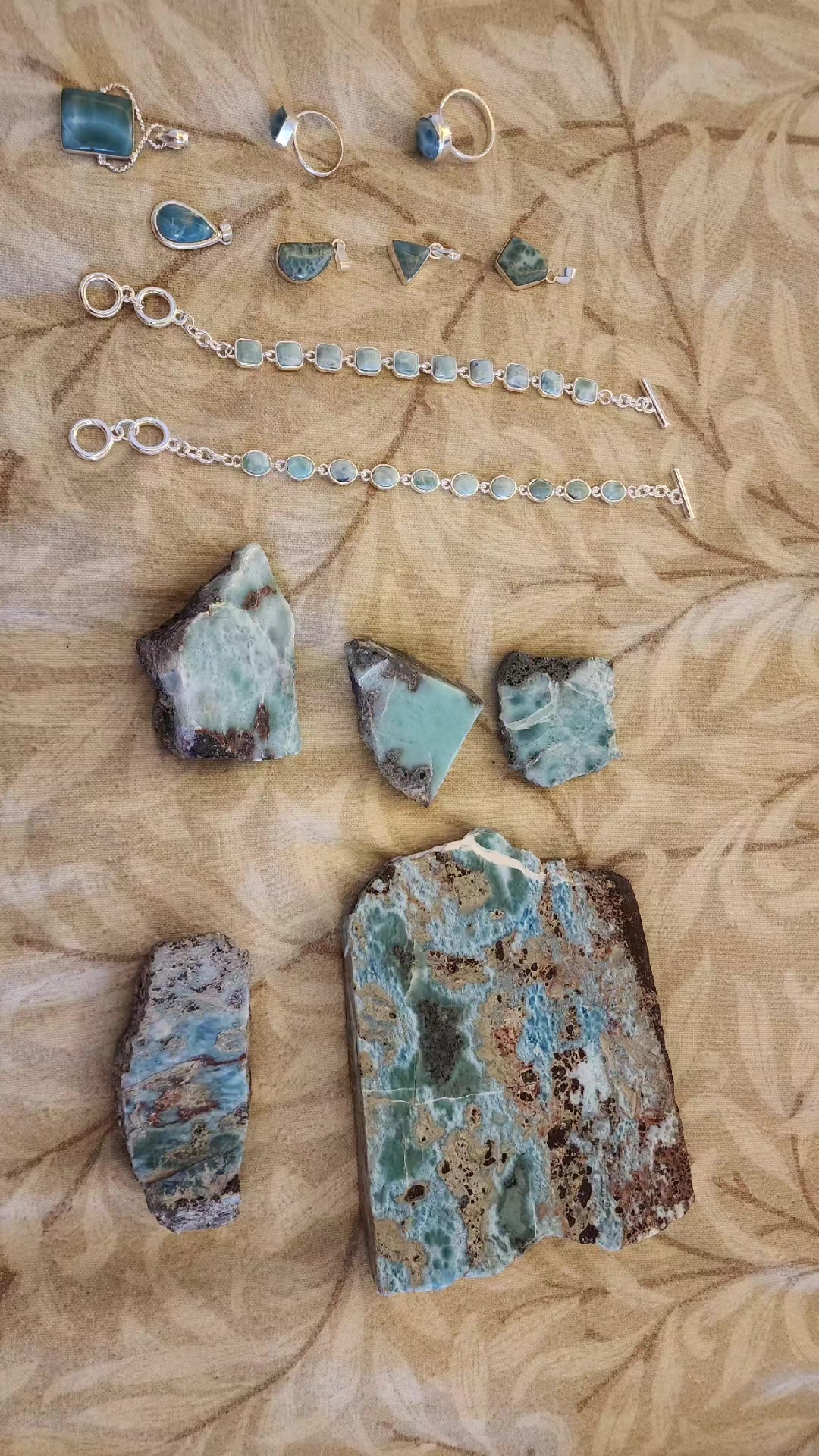 @Hidden Gem Rock Shop & Museum