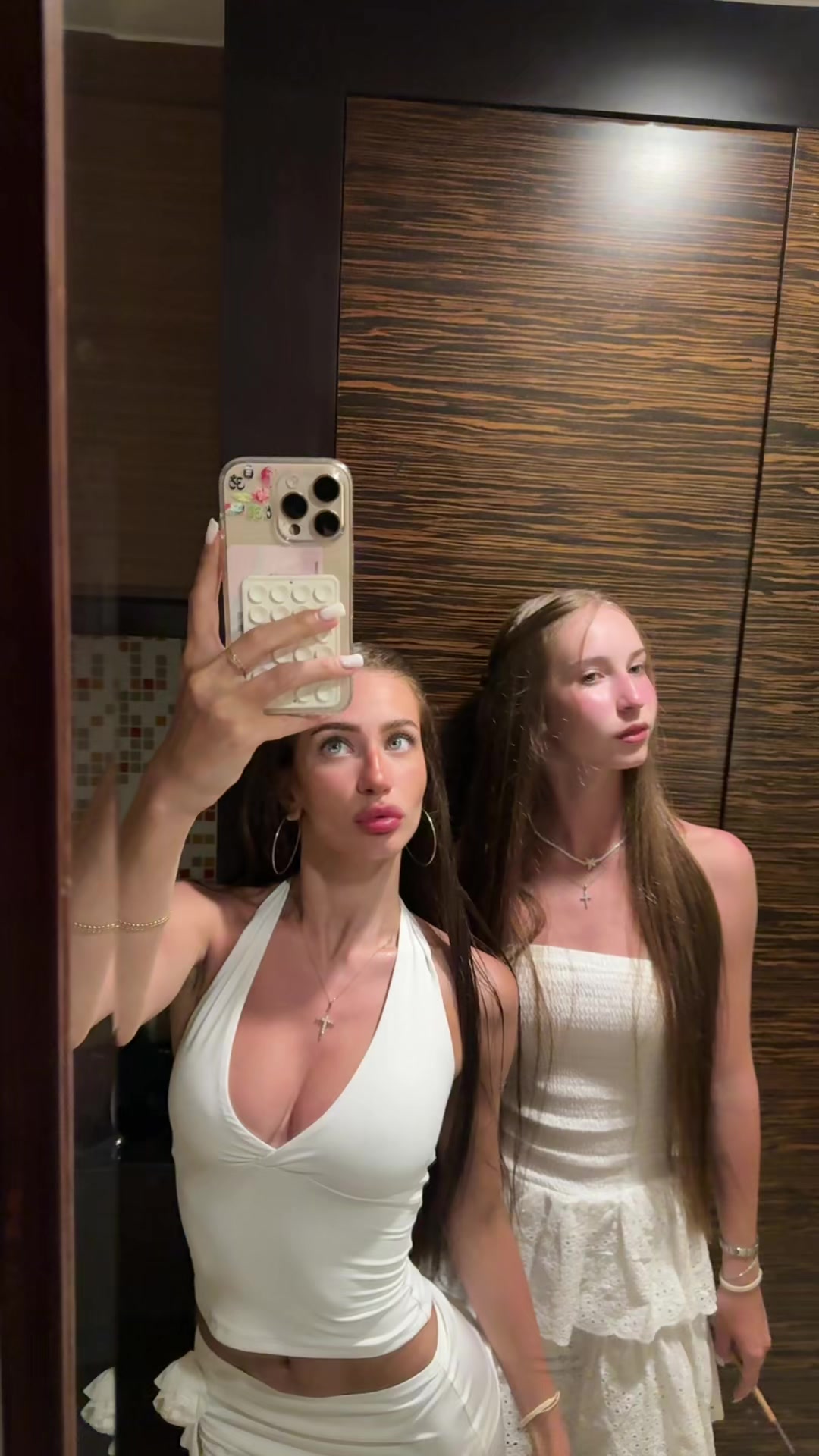 @glosslips