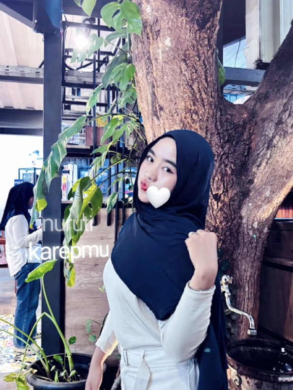 @ly⋆𐙚