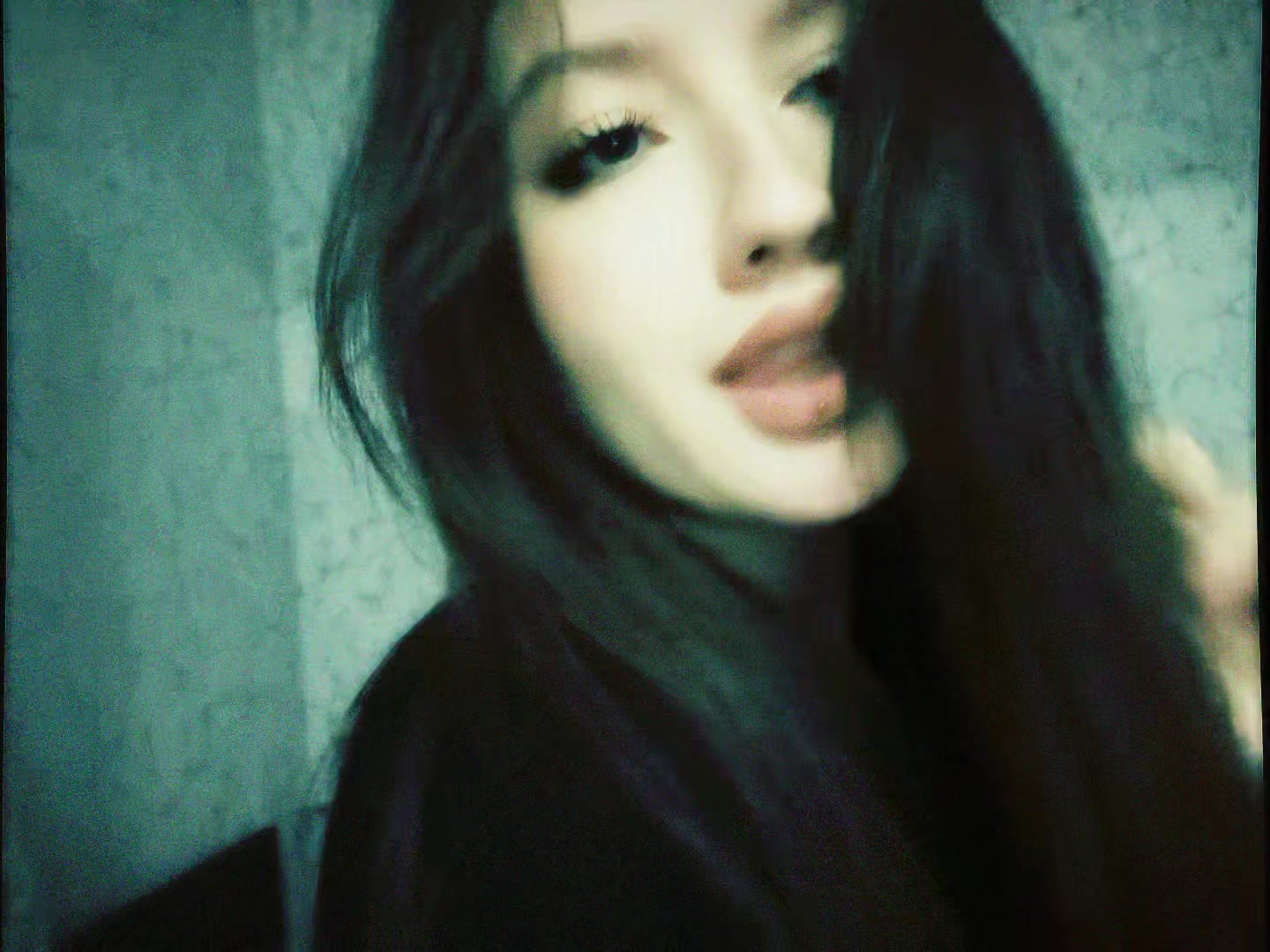@ℰ