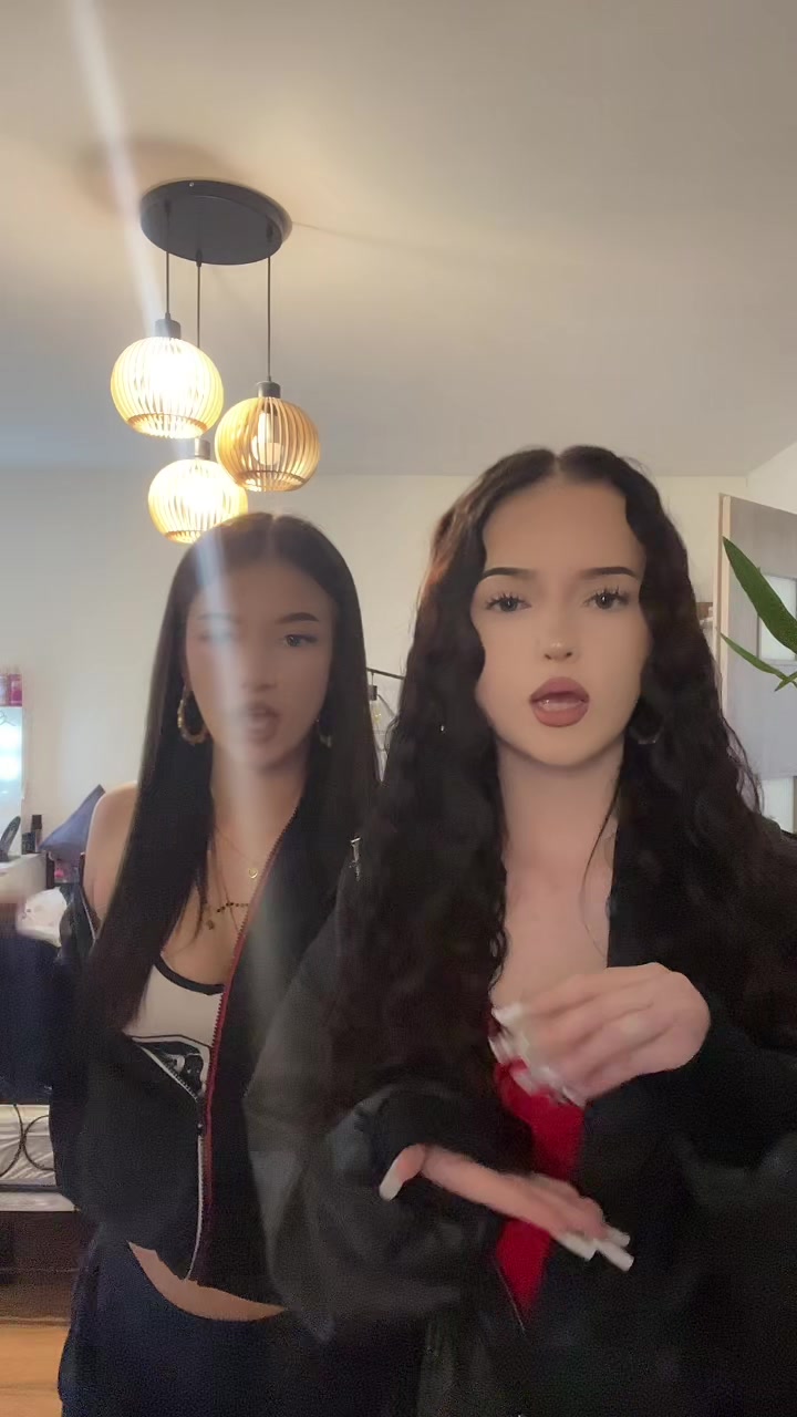 @juicy$$twins