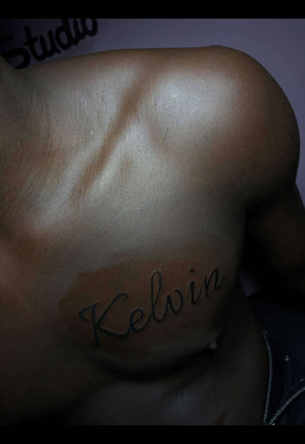 @Preshwaltz (nail/tattoo artist
