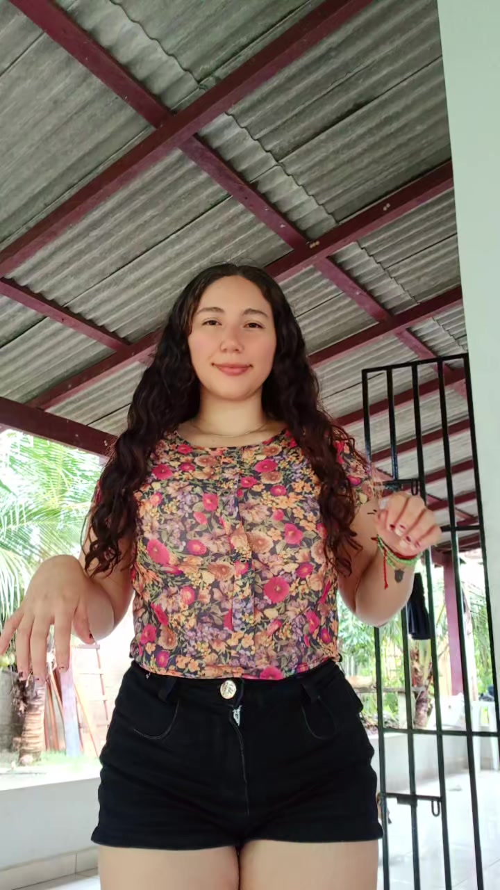 @Annycollares🦋