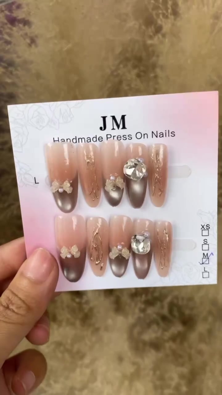 @JMhandmadepressonnails