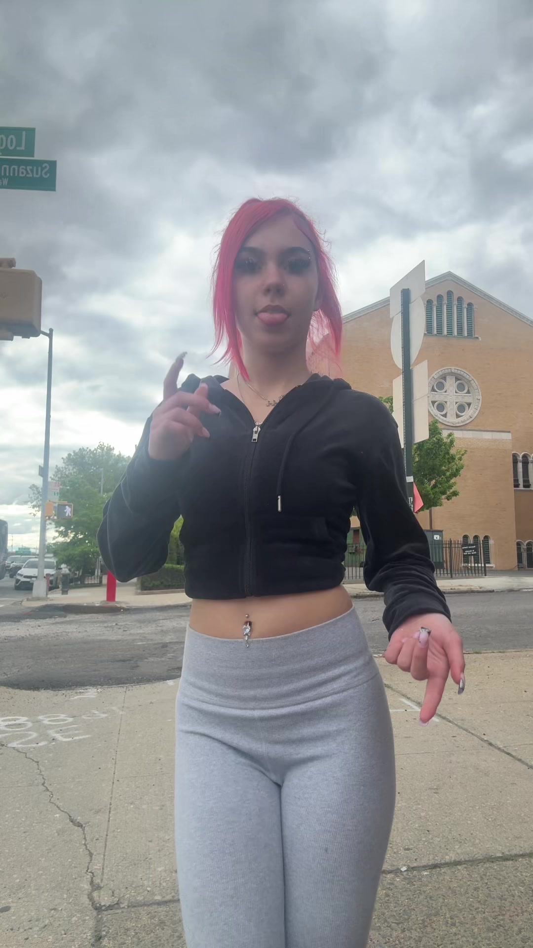 @qh0st1n