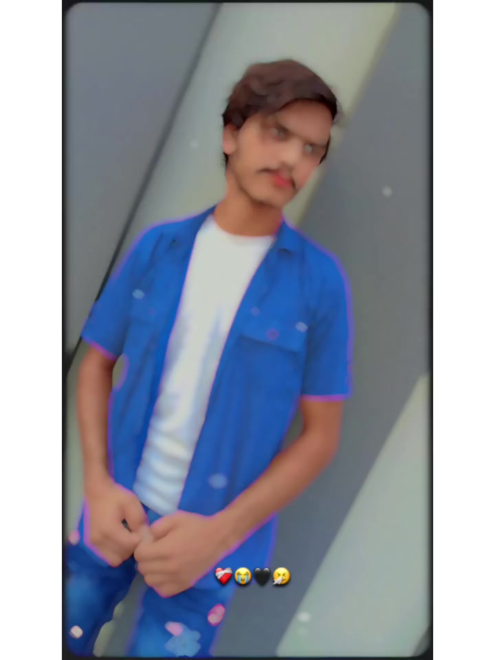@🅼🆁•🆁🅾🅼🅴🅾😎