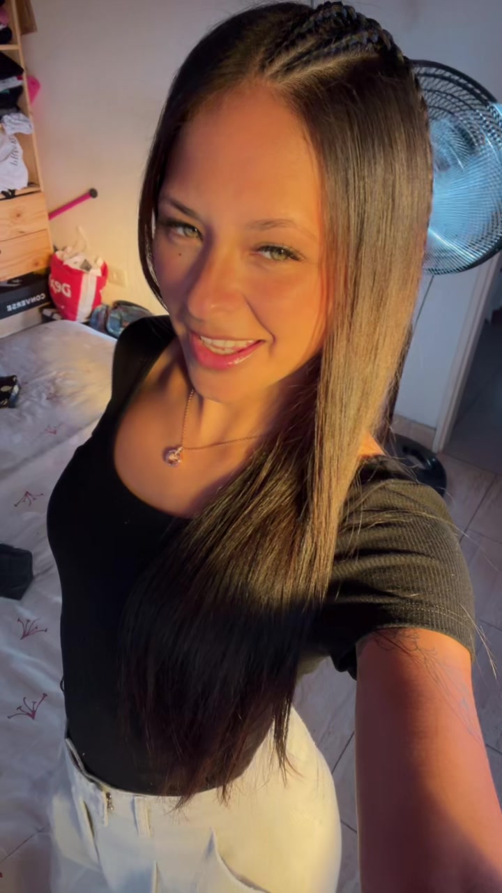 @Ari Lazo