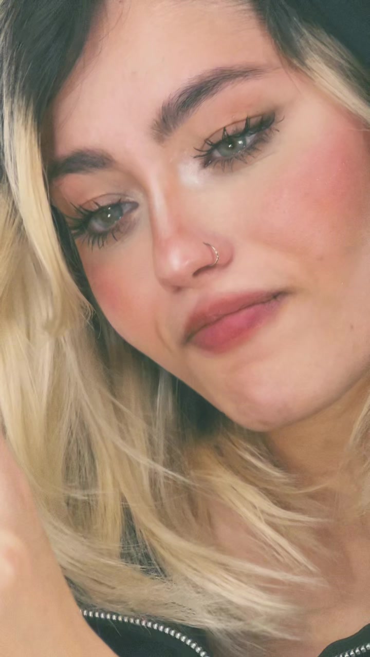@rozhstorm