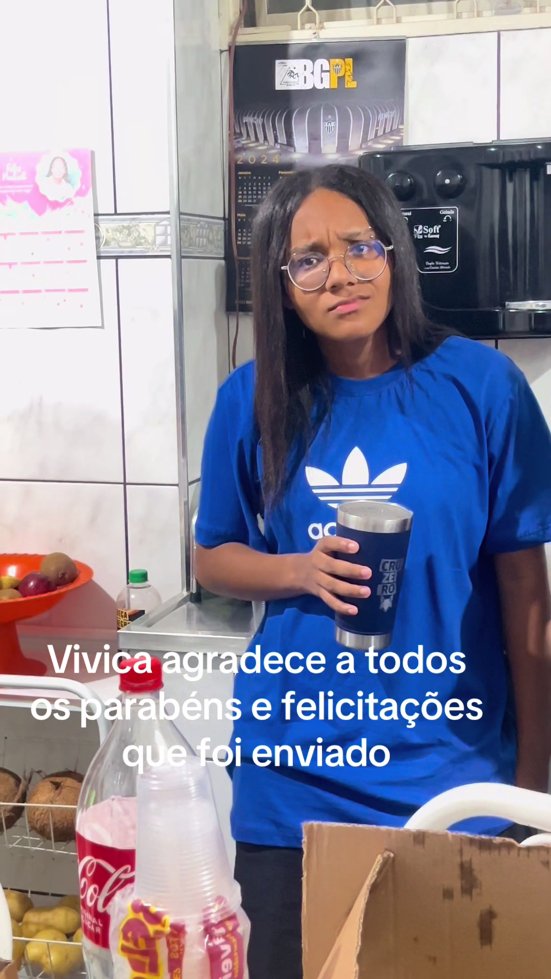 @o que vivica está fazendo??
