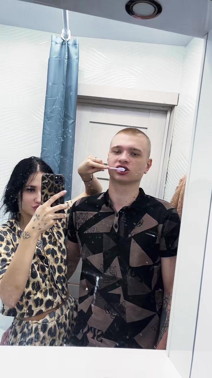 @Кошка