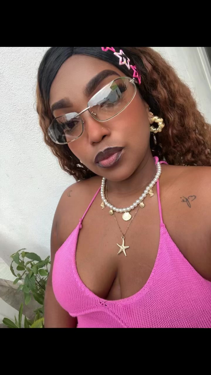 @ E B O N Y🫧🌸
