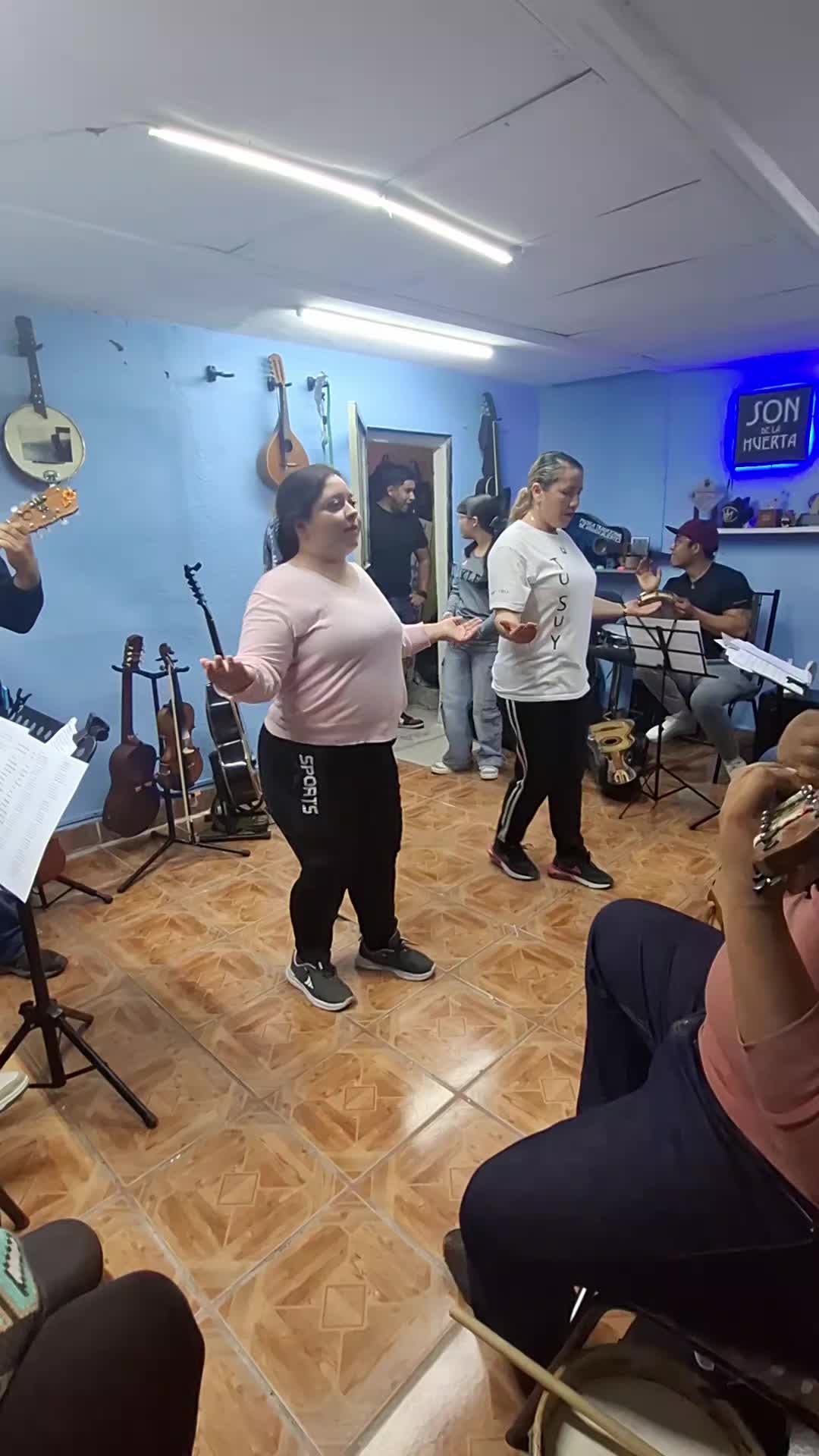 @Gemelosfolk