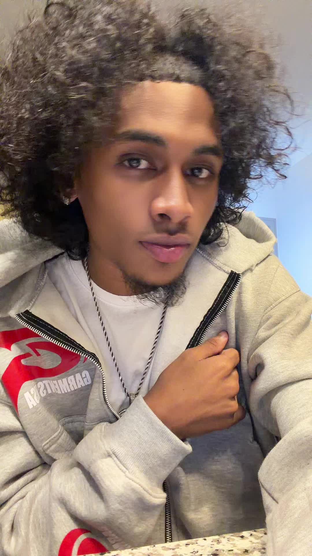@FamousJayy🕴🏼.
