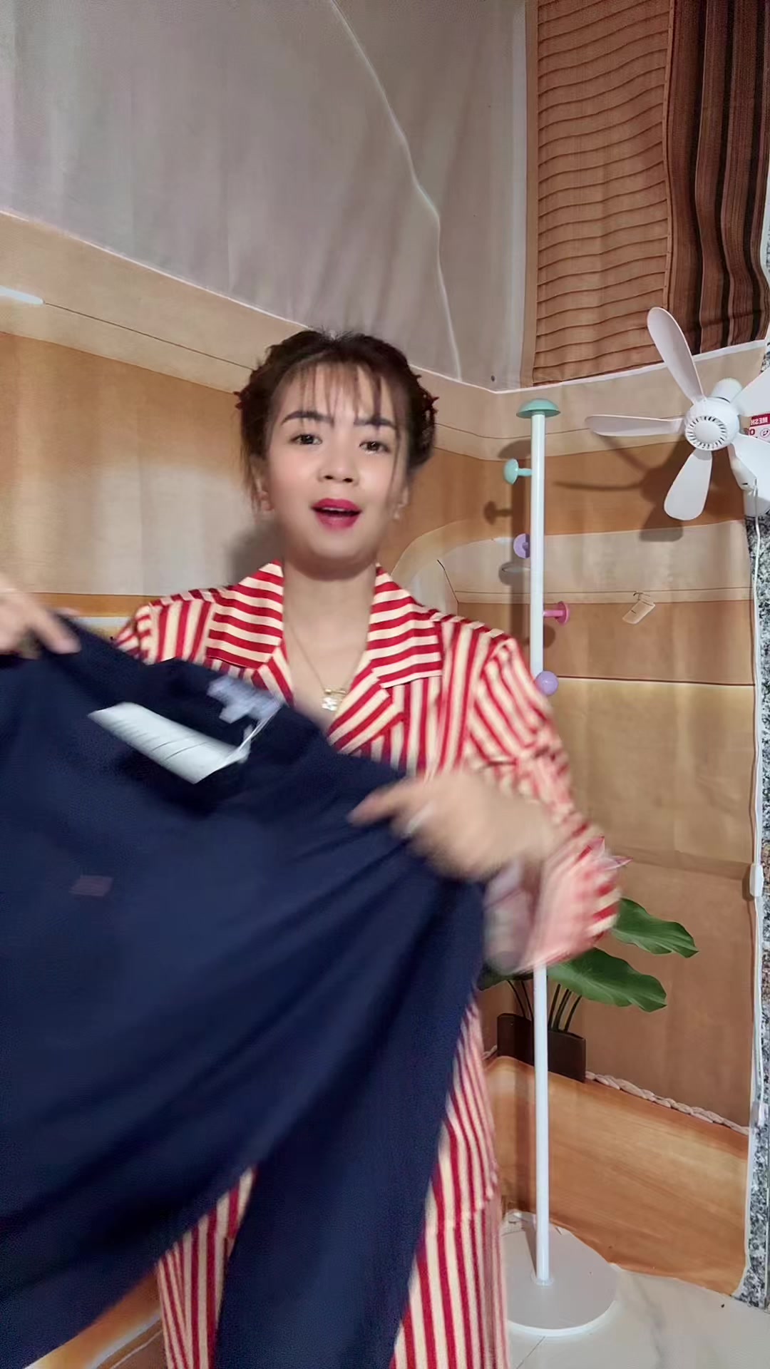 @Em Cẩm N&egrave;