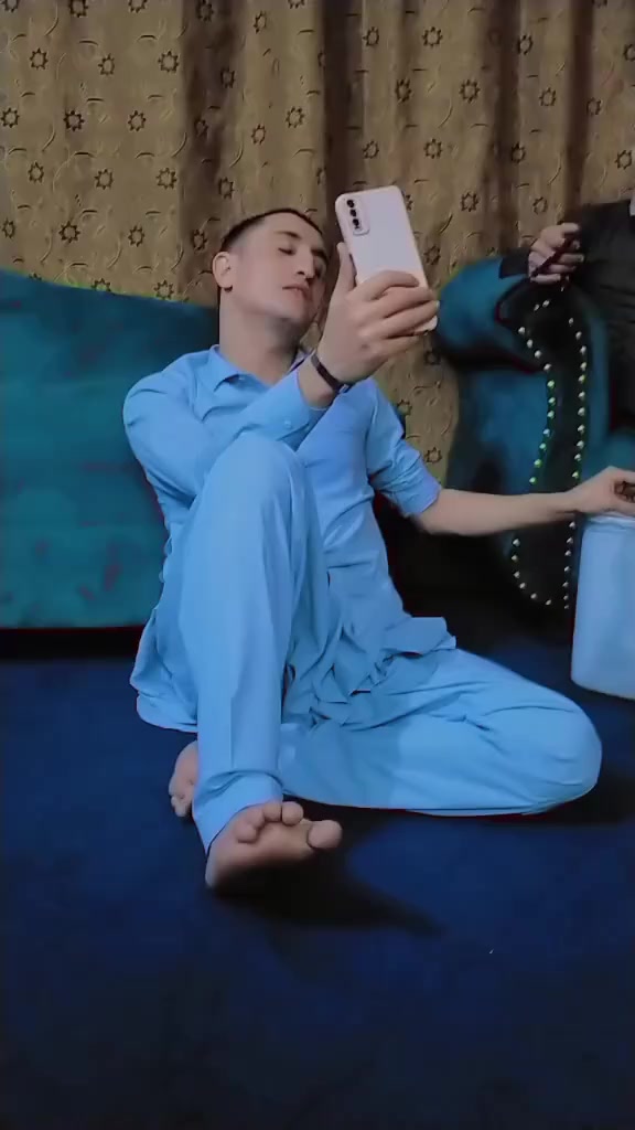 @Z Q R
