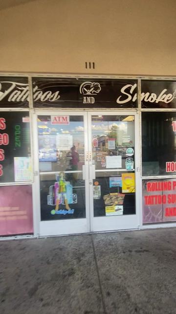 @TATTOOS AND SMOKE 🖤🎤