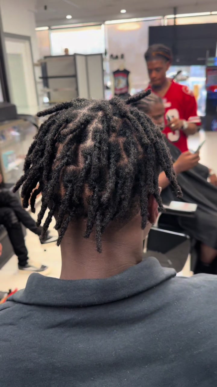 @ZOE-LOCKS-CUTZ