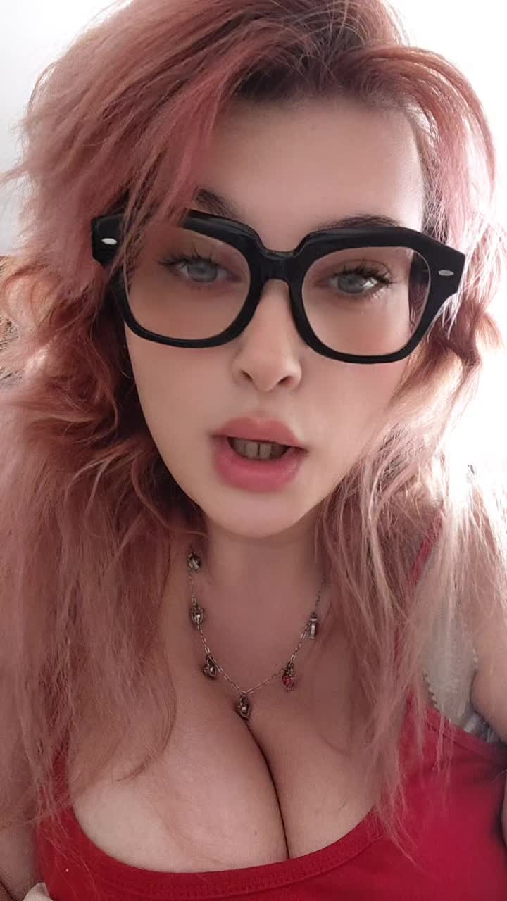 @Vanessa 🤍💜🦋