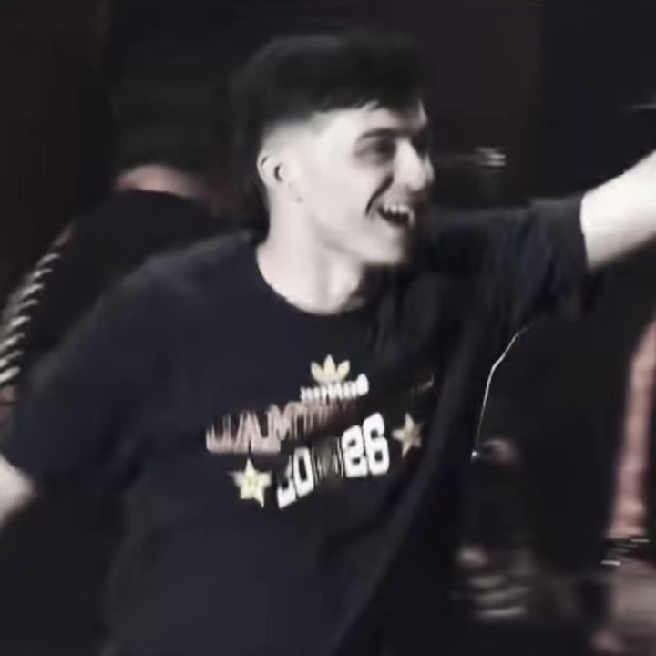 @𝐇